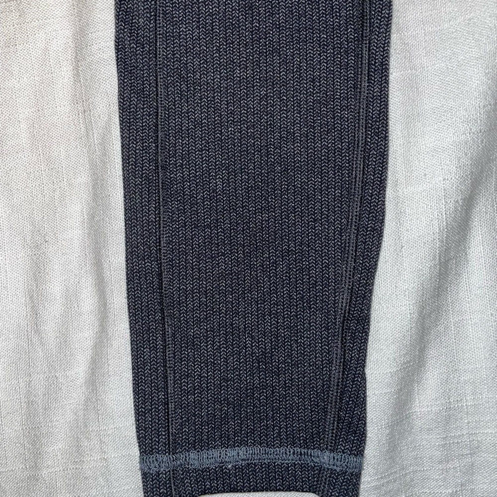 Lululemon leggings with pockets size 4